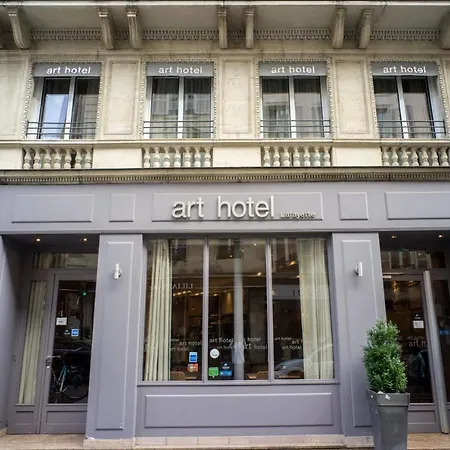 Art 3* Paris