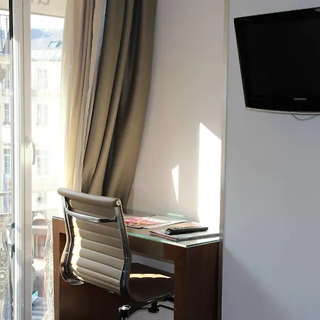 Art 3* Paris